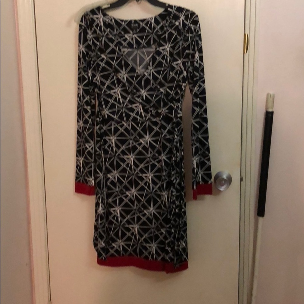 Dress - Picture 3 of 4
